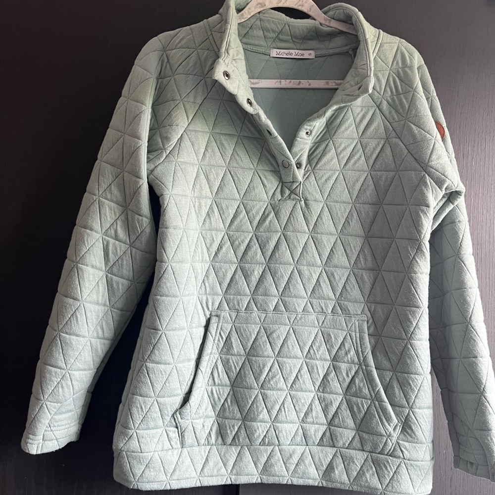 Michelle Mae Boutique Quilted Quarter Button Sweatshirt size Small